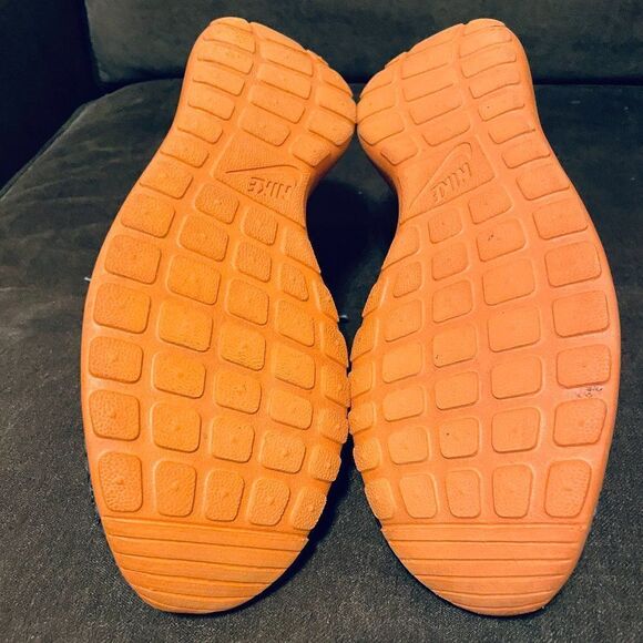 Unique Mint Condition Nike ROSHE Run SneakerBoot Dark Olive Orange Mens 10.5 US - Picture 6 of 9